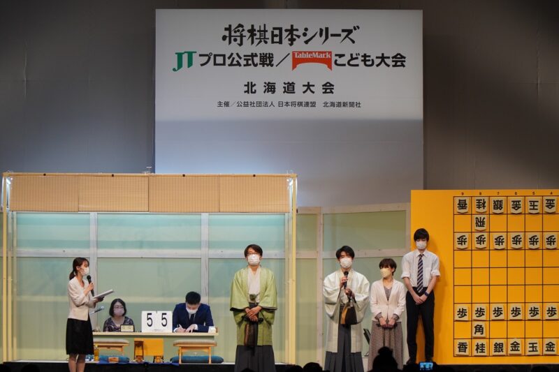 JTプロ公式戦北海道対局 　藤井竜王対羽生九段